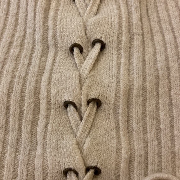 ✨5 for $15✨ American Eagle Knit Lace Up Top - Picture 6 of 10
